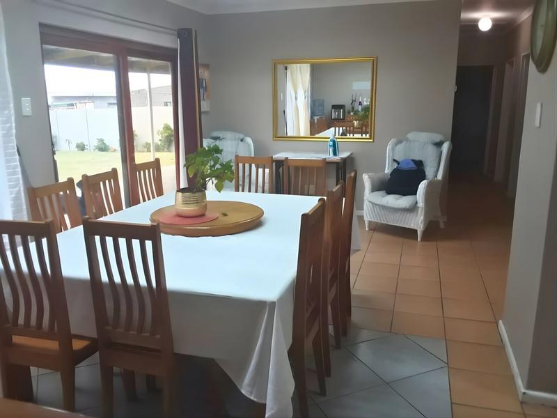 3 Bedroom Property for Sale in Heiderand Western Cape